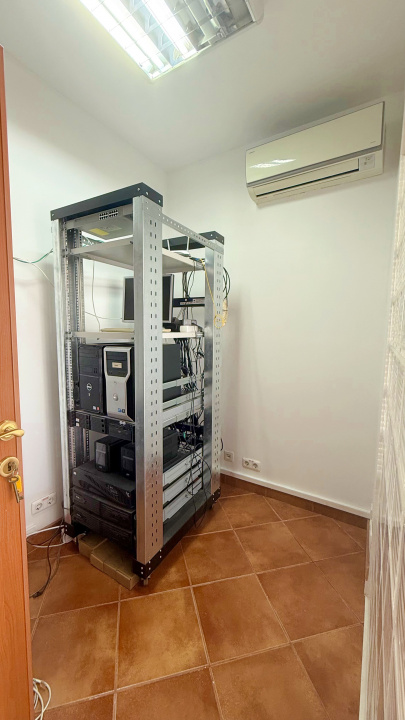 Spatiu birouri zona Mihalache - Turda in imobil mixt, 4 camere, 155 mp, 8 eur/mp