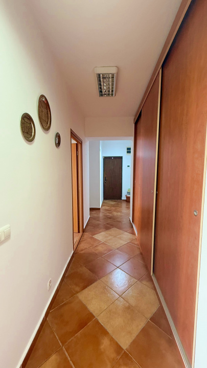 Spatiu birouri zona Mihalache - Turda in imobil mixt, 4 camere, 155 mp, 8 eur/mp