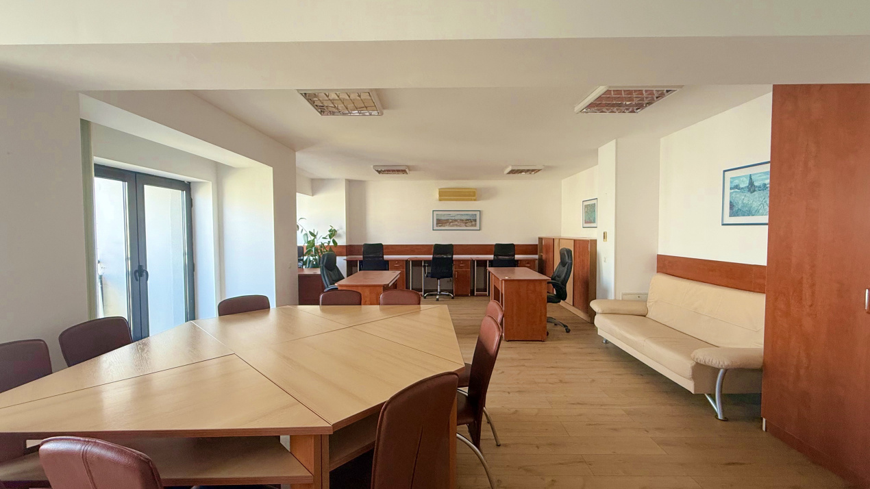 Spatiu birouri zona Mihalache - Turda in imobil mixt, 4 camere, 155 mp, 8 eur/mp