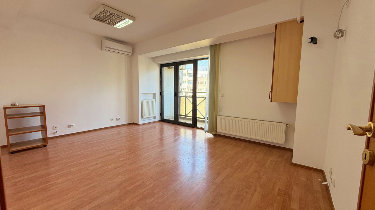 Spatiu birouri zona Mihalache - Turda in imobil mixt, 4 camere, 155 mp, 7 eur/mp