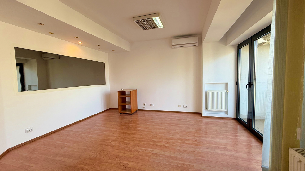 Spatiu birouri zona Mihalache - Turda in imobil mixt, 4 camere, 155 mp, 7 eur/mp