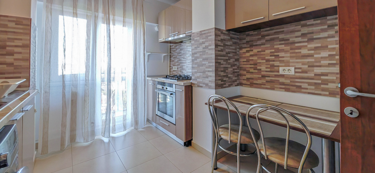 Piata Alba Iulia 3 camere chirie