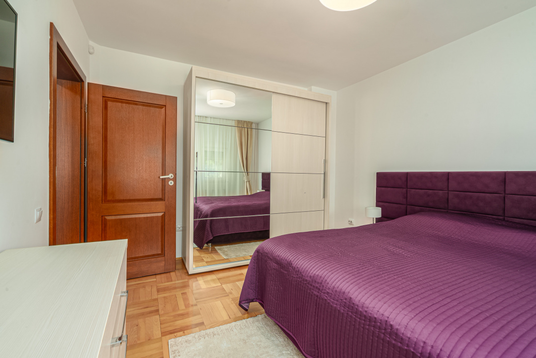 Vilă de vânzare în Bușteni – 8 dormitoare, vedere directă spre Crucea Caraiman!