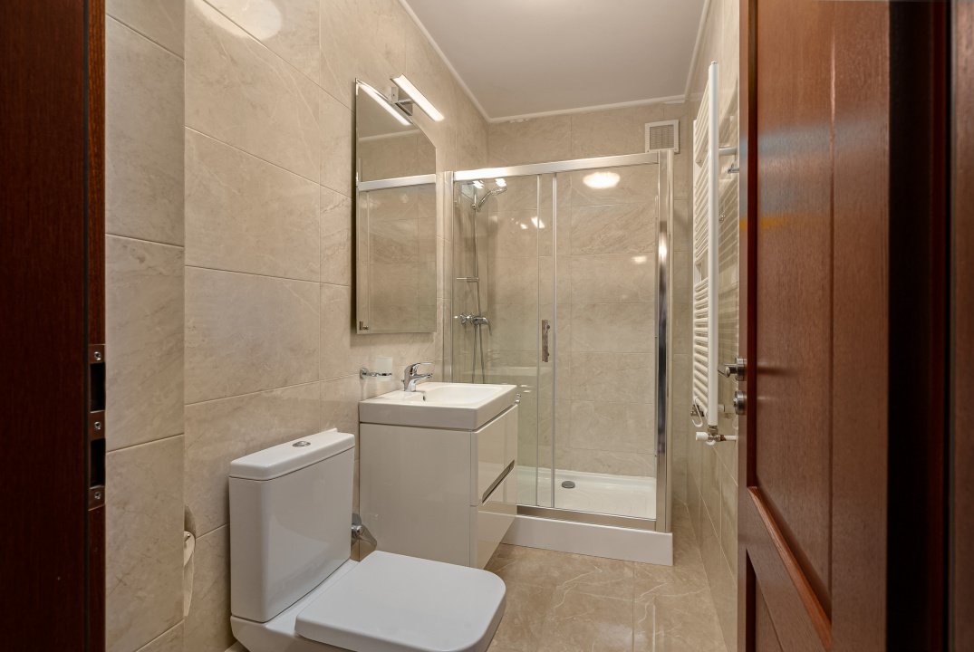 Vilă de vânzare în Bușteni – 8 dormitoare, vedere directă spre Crucea Caraiman!