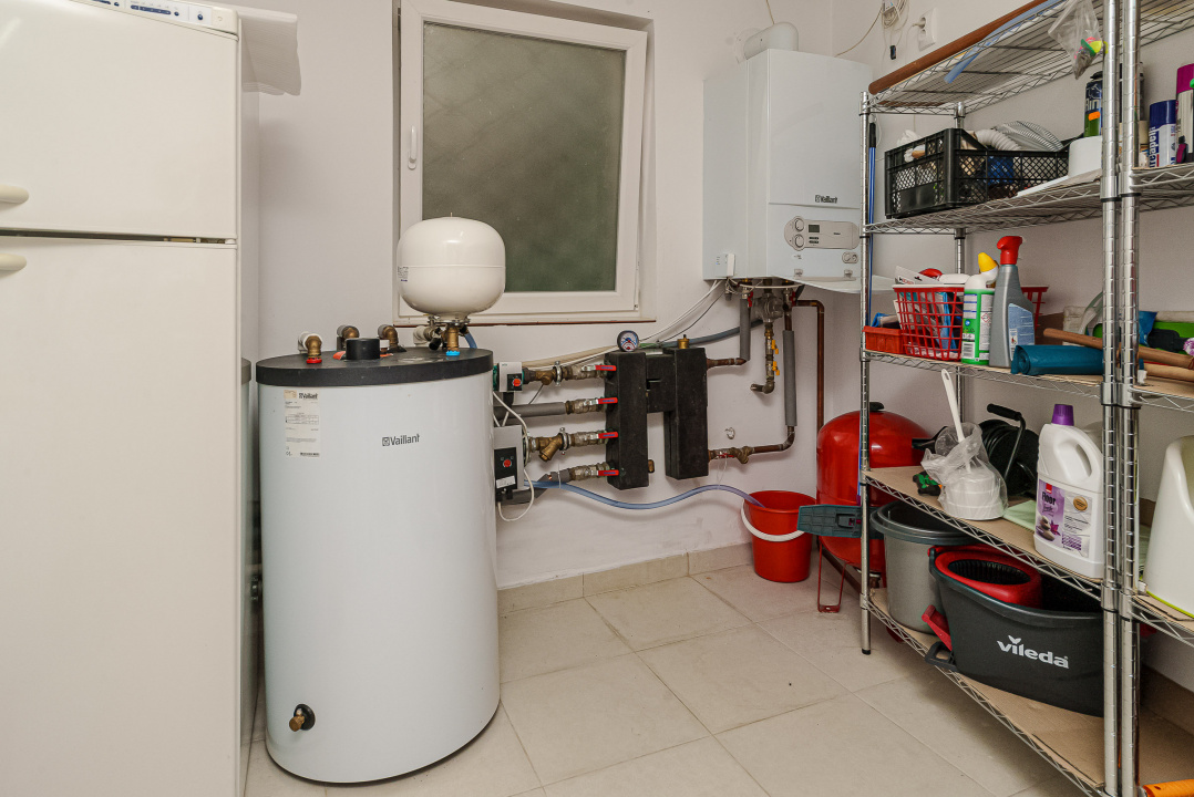 Vilă de vânzare în Bușteni – 8 dormitoare, vedere directă spre Crucea Caraiman!