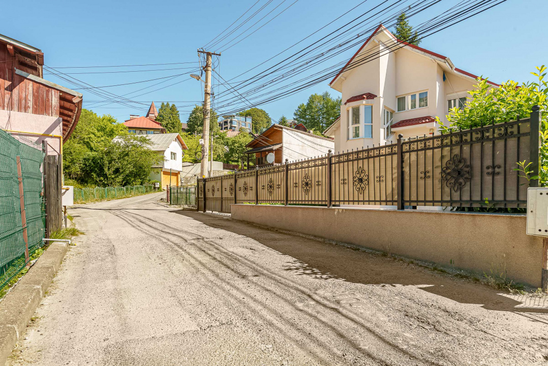 Vilă de vânzare în Bușteni – 8 dormitoare, vedere directă spre Crucea Caraiman!