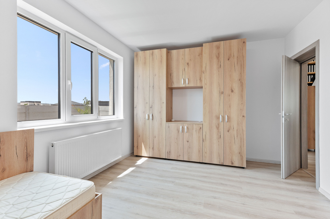 Vila noua, 5 dormitoare, 3 bai, teren 380 mp. Pret excelent
