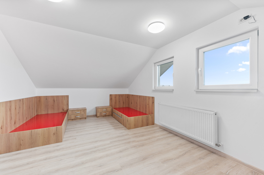 Vila noua, 5 dormitoare, 3 bai, teren 380 mp. Pret excelent