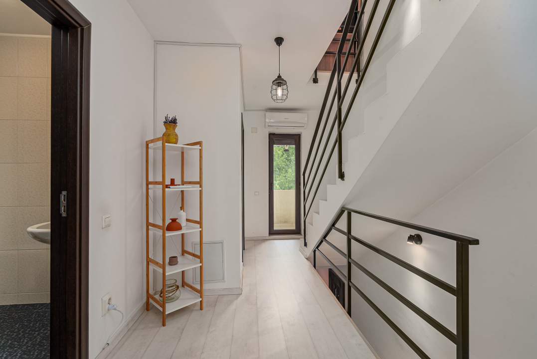 APĂRĂTORII PATRIEI – CASA CU 4 CAMERE, 3 BĂI, CURTE, LOC PARCARE