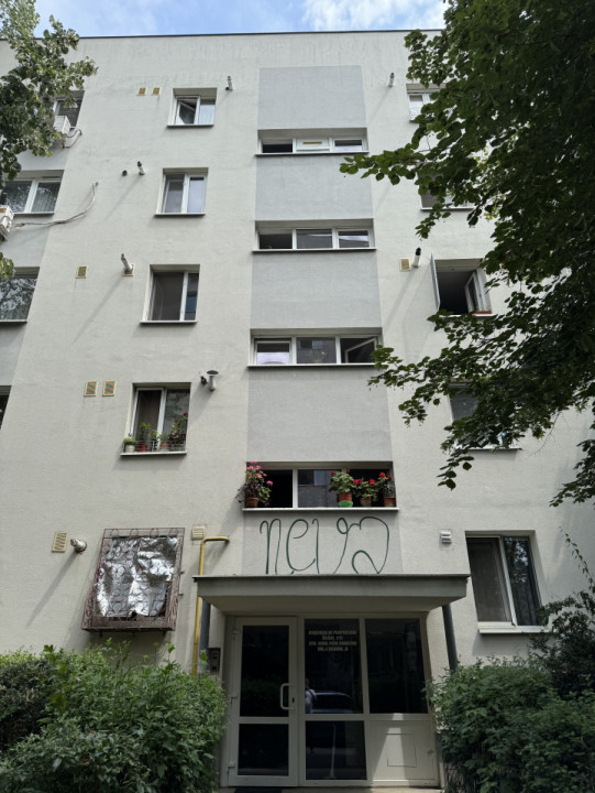 Apartament complet renovat la etajul 1, cu metrou la 5 minute – Balta Albă