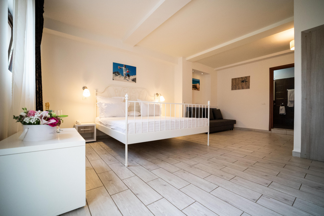 MAMAIA – COMPLEX HOTELIER 300 CAMERE, 10.000 MP, LOT 40.000 MP!