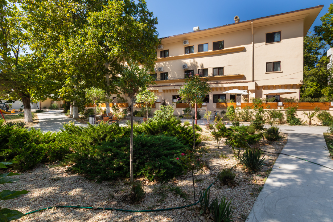 MAMAIA – COMPLEX HOTELIER 300 CAMERE - MERCUR - MINERVA, 18.000 MPC!