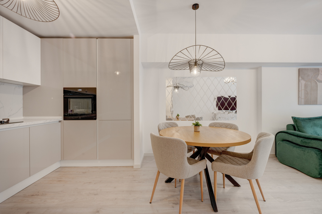 Drumul Taberei, Stellaris-Hercesa, First Rent, Comision 0 %