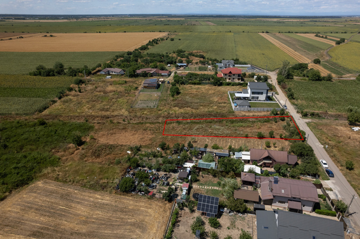 CREVEDIA - DARZA, TEREN INTRAVILAN 1100 MP!