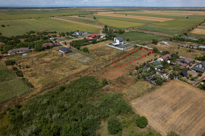 CREVEDIA - DARZA, TEREN INTRAVILAN 1100 MP!