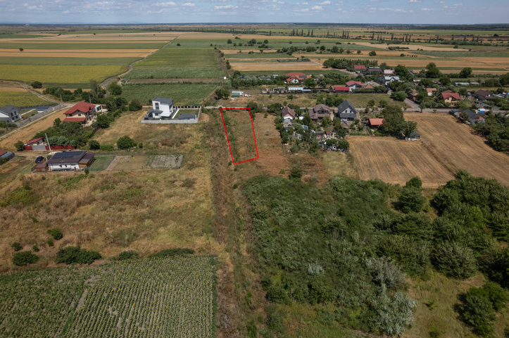 CREVEDIA - DARZA, TEREN INTRAVILAN 1100 MP!