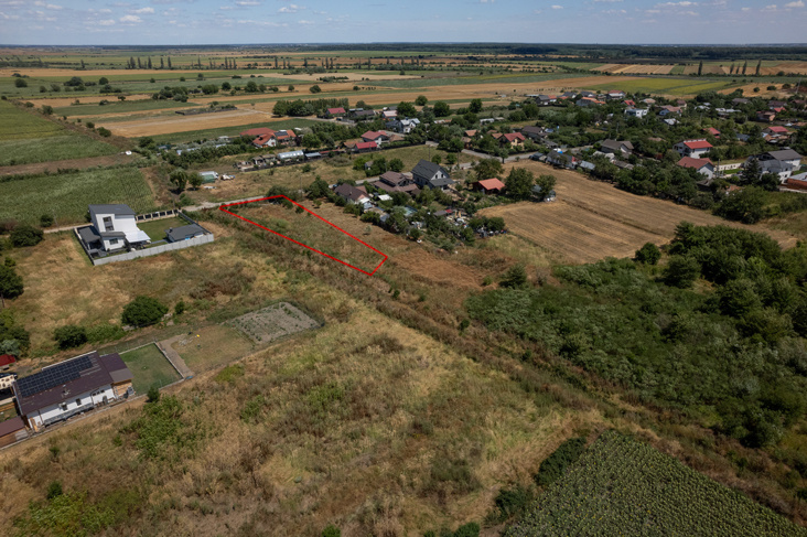 CREVEDIA - DARZA, TEREN INTRAVILAN 1100 MP!
