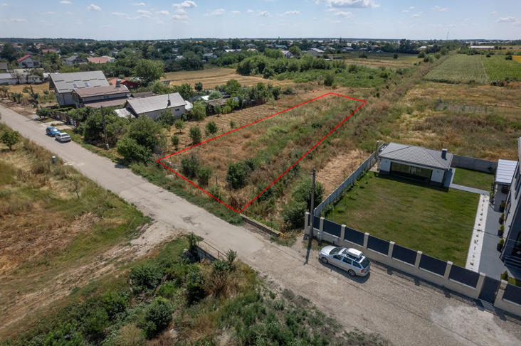 CREVEDIA - DARZA, TEREN INTRAVILAN 1100 MP!