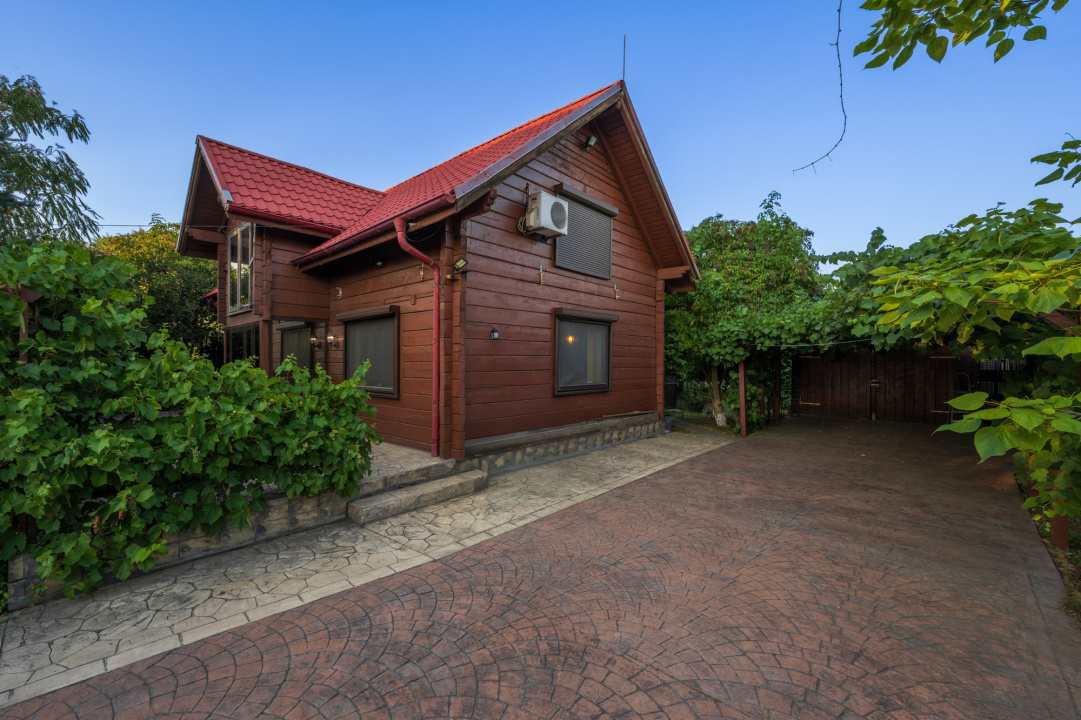 FUNDULEA – CENTRAL, CASA DE VACANTA 100 MP, LOT 2000 MP!