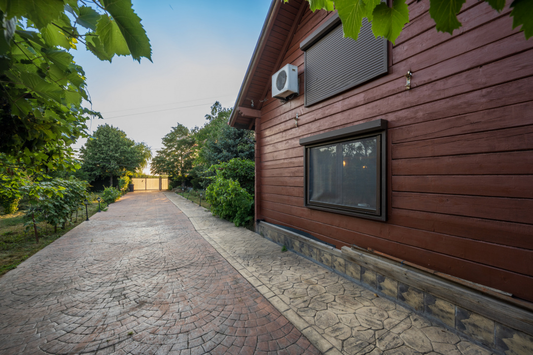 FUNDULEA – CENTRAL, CASA DE VACANTA 100 MP, LOT 2000 MP!