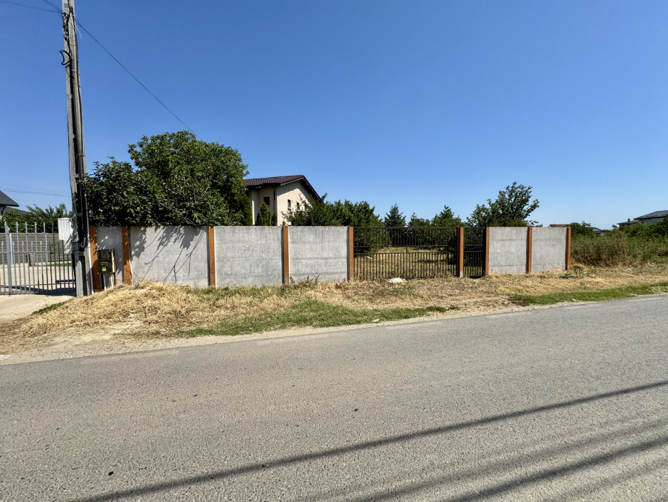 DOMNESTI , TEREN 698 MP, DESCHIDERE 17,19 MP, IMPREJMUIT CU GARD