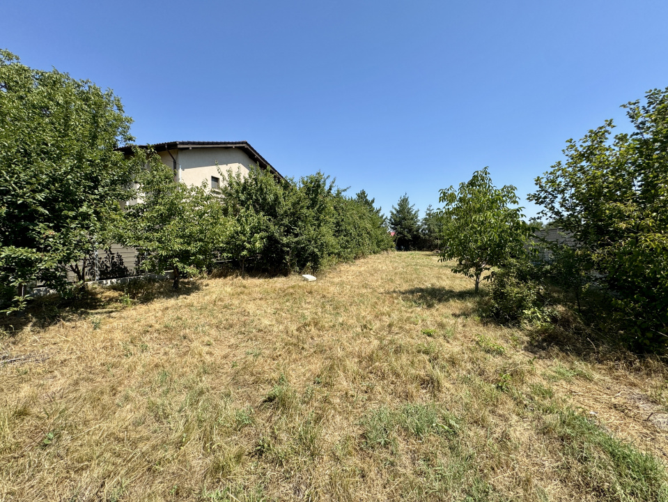 DOMNESTI , TEREN 698 MP, DESCHIDERE 17,19 MP, IMPREJMUIT CU GARD