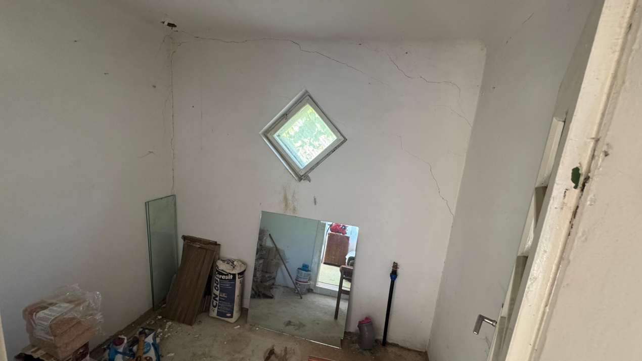 langa Primaria Gorgota, casa locuibila cu teren generos