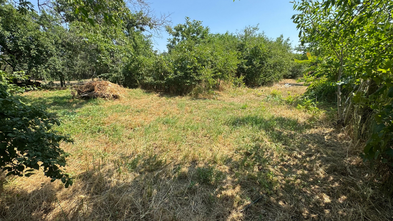 langa Primaria Gorgota, casa locuibila cu teren generos
