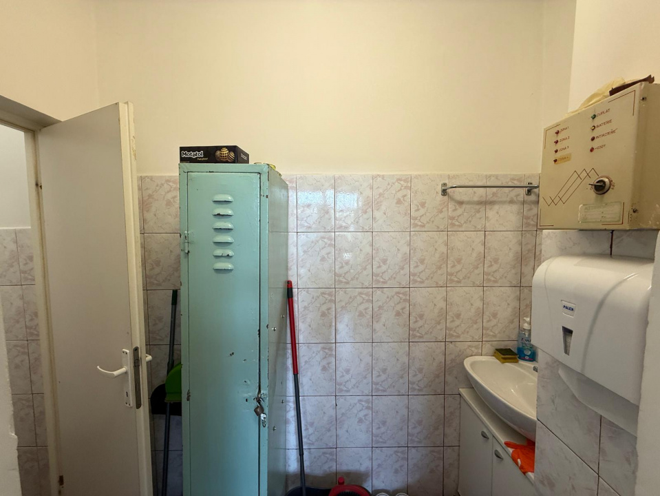 Spatiu Comercial , zona Giurgiului pe Strada Toporasi !