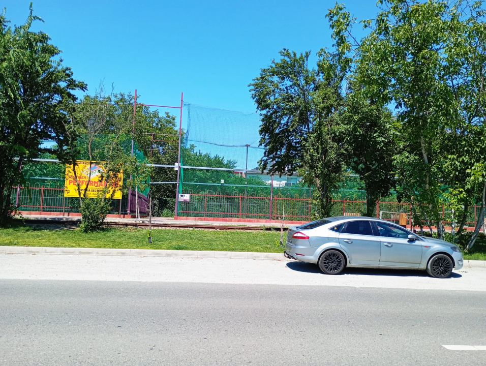 TEREN INTRAVILAN 8300 MP SECTOR 3 ZONA NICOLAE TECLU CEL MAI MIC PRET 431.600 Eu