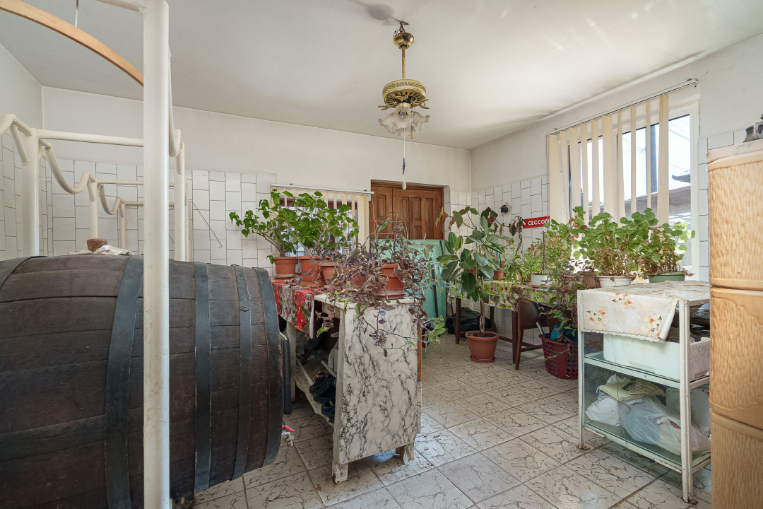 Casă individuală cu 2 corpuri, curte proprie, 253mp teren, zona Sălaj