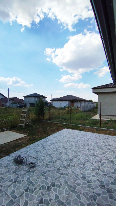 Casă în oglindă, zonă Berceni – Strada Macului 110 mp utili | Curte 345 mp 