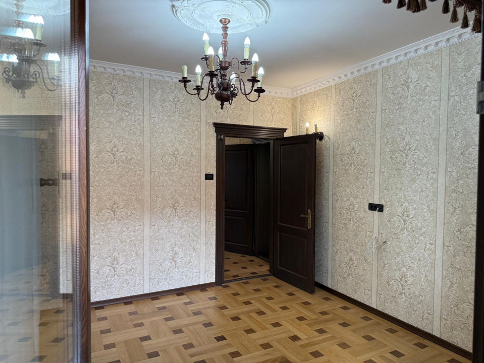 4 camere cu finisaje de lux în vila exclusivistă din cartierul Primăverii