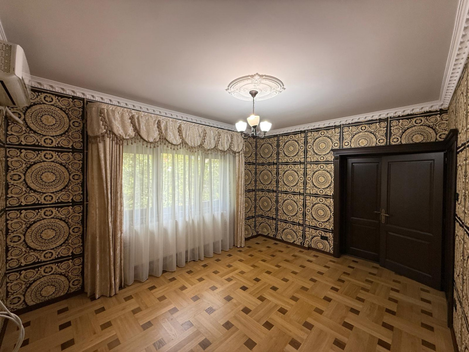 4 camere cu finisaje de lux în vila exclusivistă din cartierul Primăverii