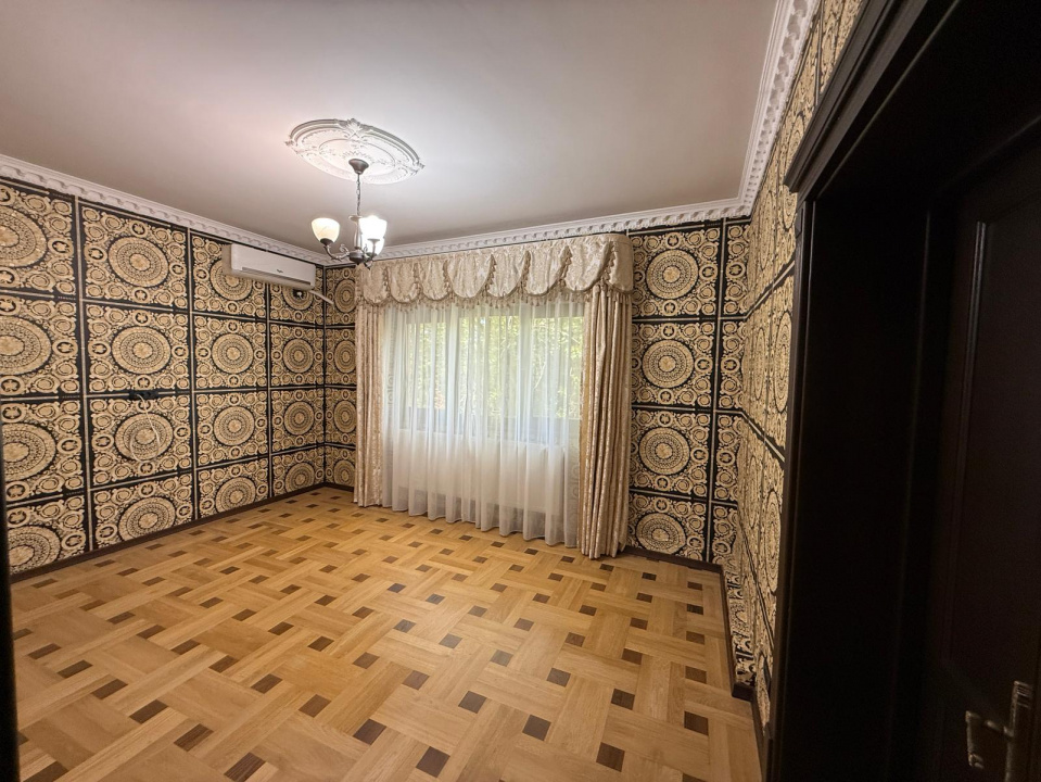4 camere cu finisaje de lux în vila exclusivistă din cartierul Primăverii