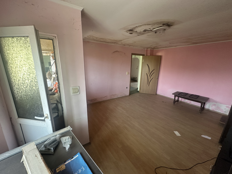 1 DECEMBRIE APARTAMENT 4 CAMERE 98 MP+LOT 22 MP PARCARE
