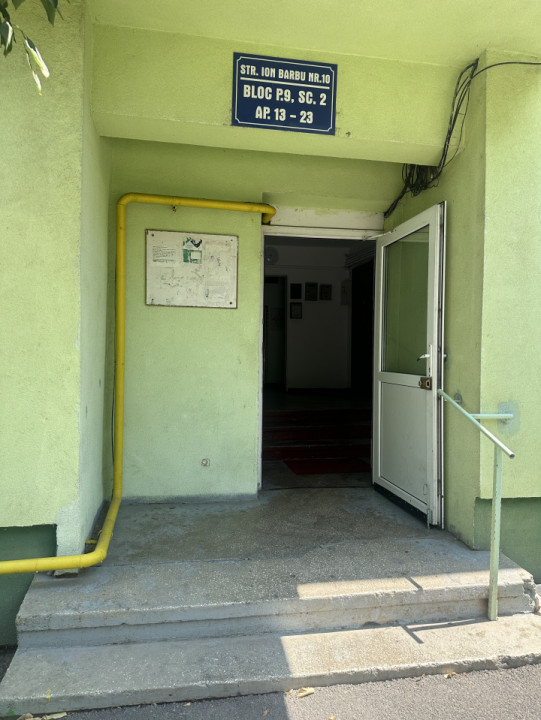 1 DECEMBRIE APARTAMENT 4 CAMERE 98 MP+LOT 22 MP PARCARE