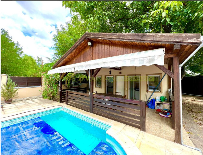 Reprezentare Exclusiva_LA CHEIE Vila moderna CU PISCINA