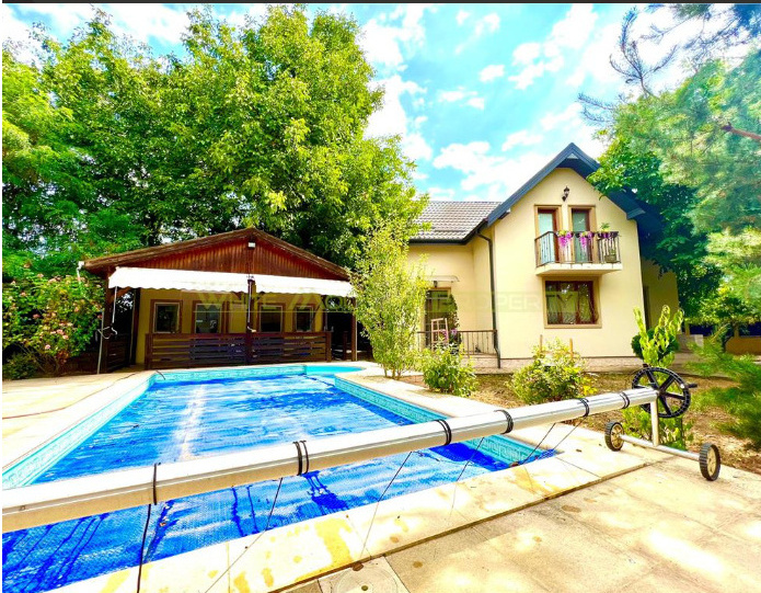 Reprezentare Exclusiva_LA CHEIE Vila moderna CU PISCINA