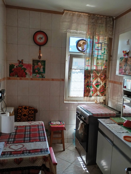 Megaocazie apartament decomandat, etaj.8, zona pieței Obor biserica Sf.Dumitru