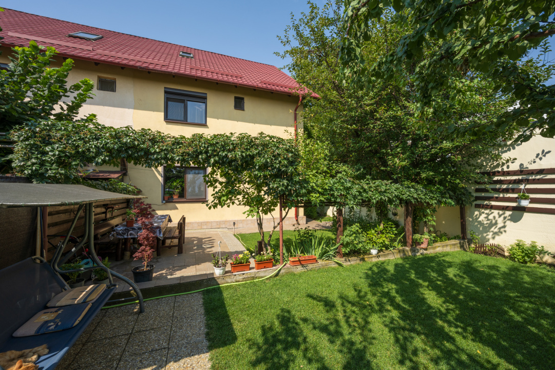 OTOPENI – MARIN SORESCU , CASA IN TRIPLEX 150 MP, LOT 300 MP!