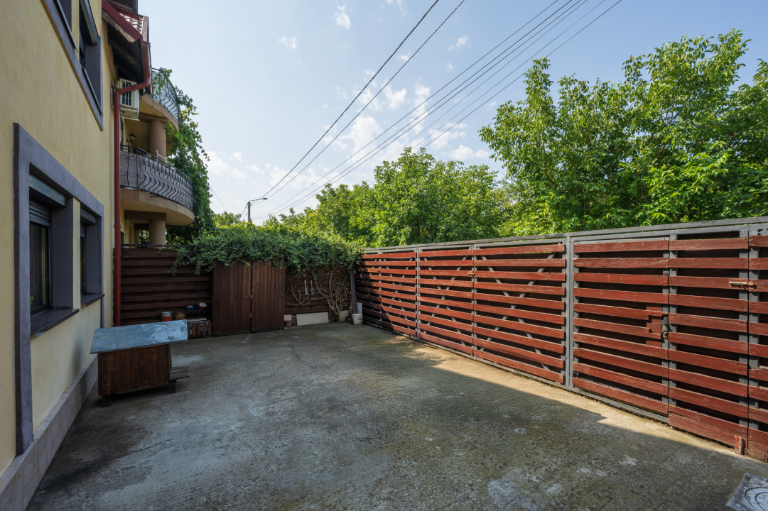 OTOPENI – MARIN SORESCU , CASA IN TRIPLEX 150 MP, LOT 300 MP!
