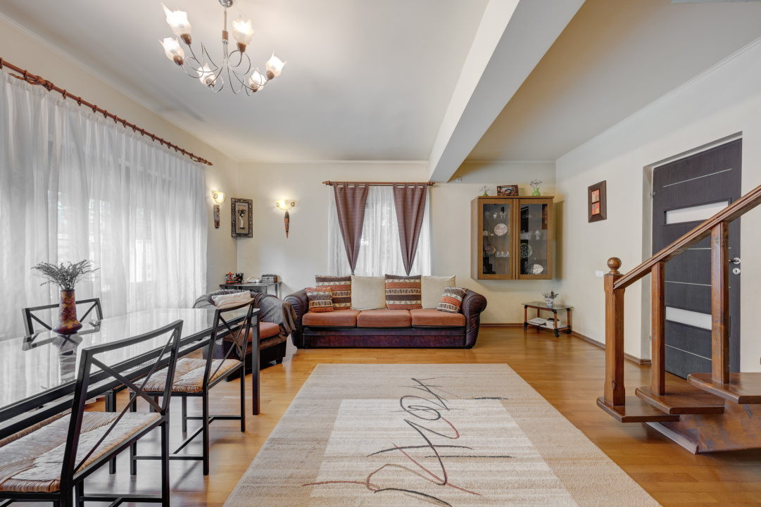 OTOPENI – MARIN SORESCU , CASA IN TRIPLEX 150 MP, LOT 300 MP!