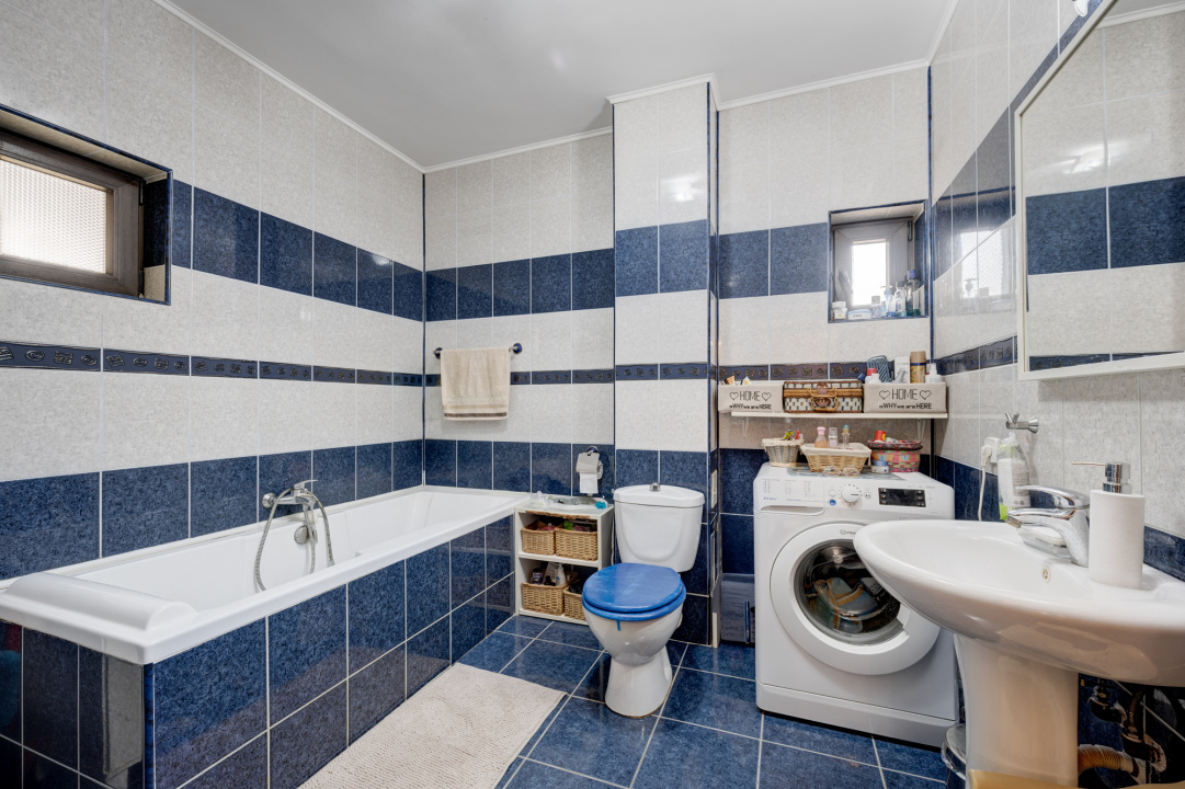 OTOPENI – MARIN SORESCU , CASA IN TRIPLEX 150 MP, LOT 300 MP!