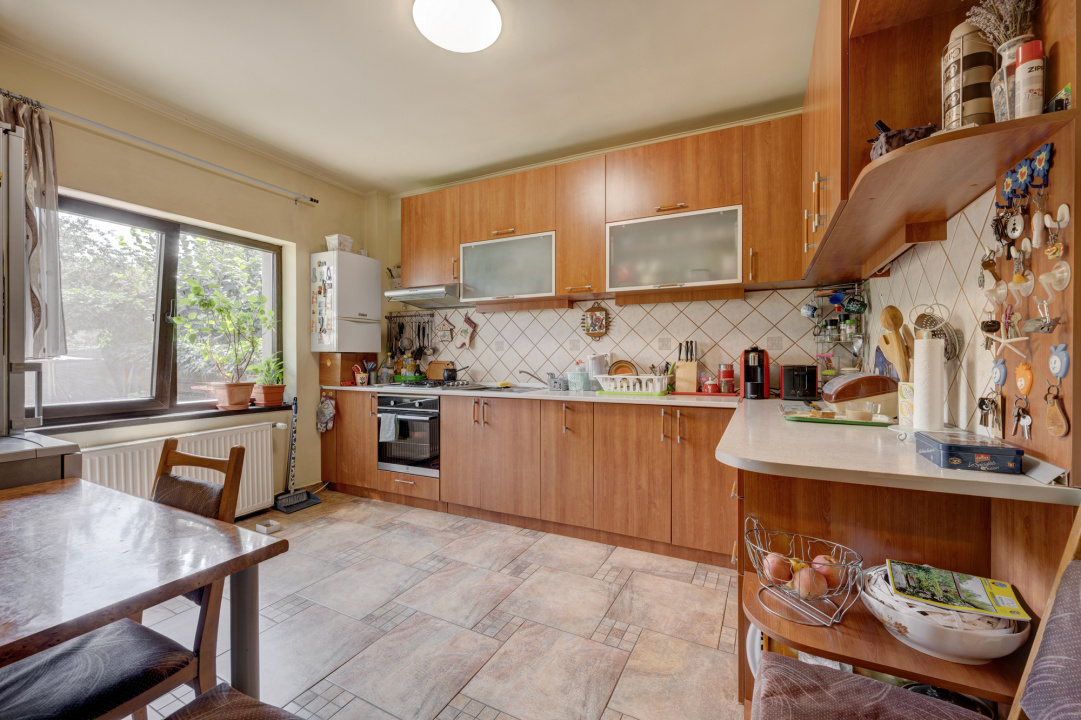 OTOPENI – MARIN SORESCU , CASA IN TRIPLEX 150 MP, LOT 300 MP!