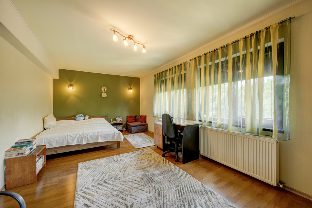 OTOPENI – MARIN SORESCU , CASA IN TRIPLEX 150 MP, LOT 300 MP!