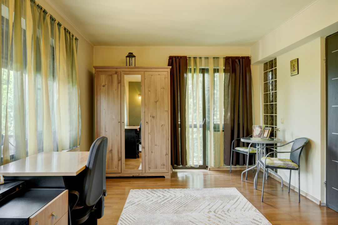OTOPENI – MARIN SORESCU , CASA IN TRIPLEX 150 MP, LOT 300 MP!