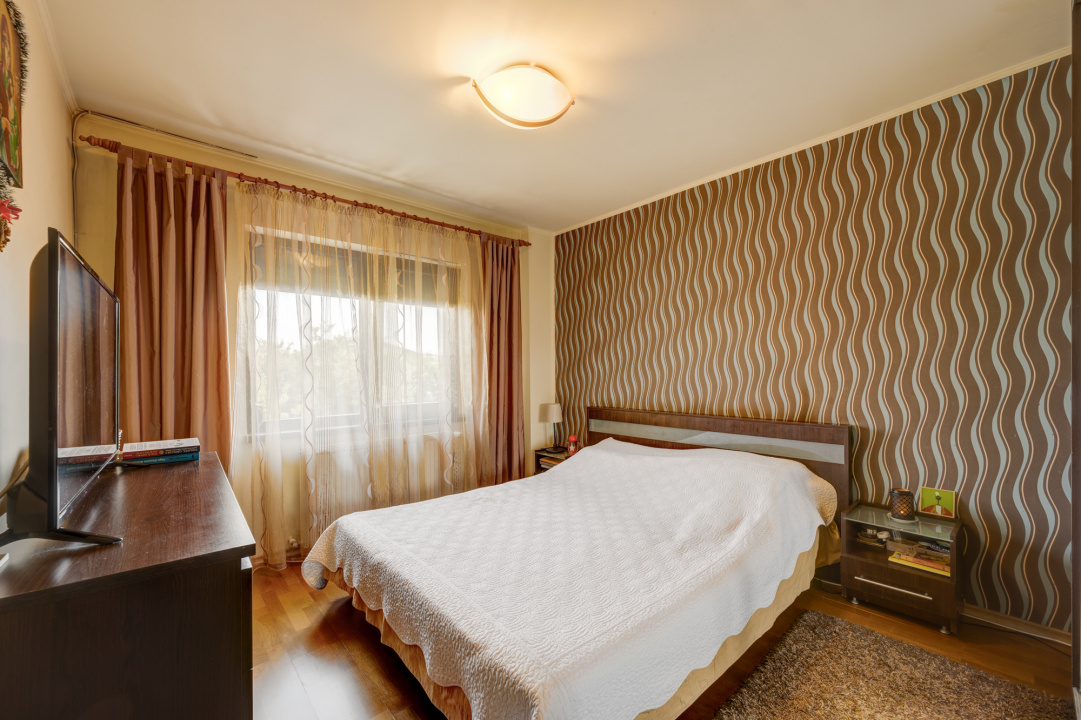 OTOPENI – MARIN SORESCU , CASA IN TRIPLEX 150 MP, LOT 300 MP!