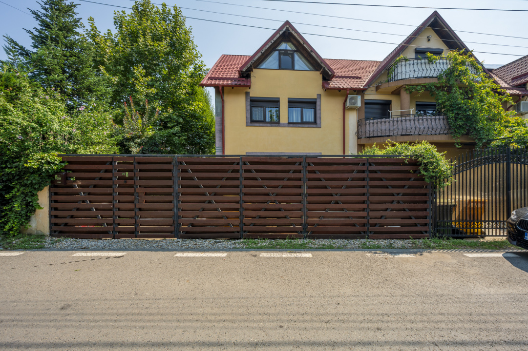 OTOPENI – MARIN SORESCU , CASA IN TRIPLEX 150 MP, LOT 300 MP!