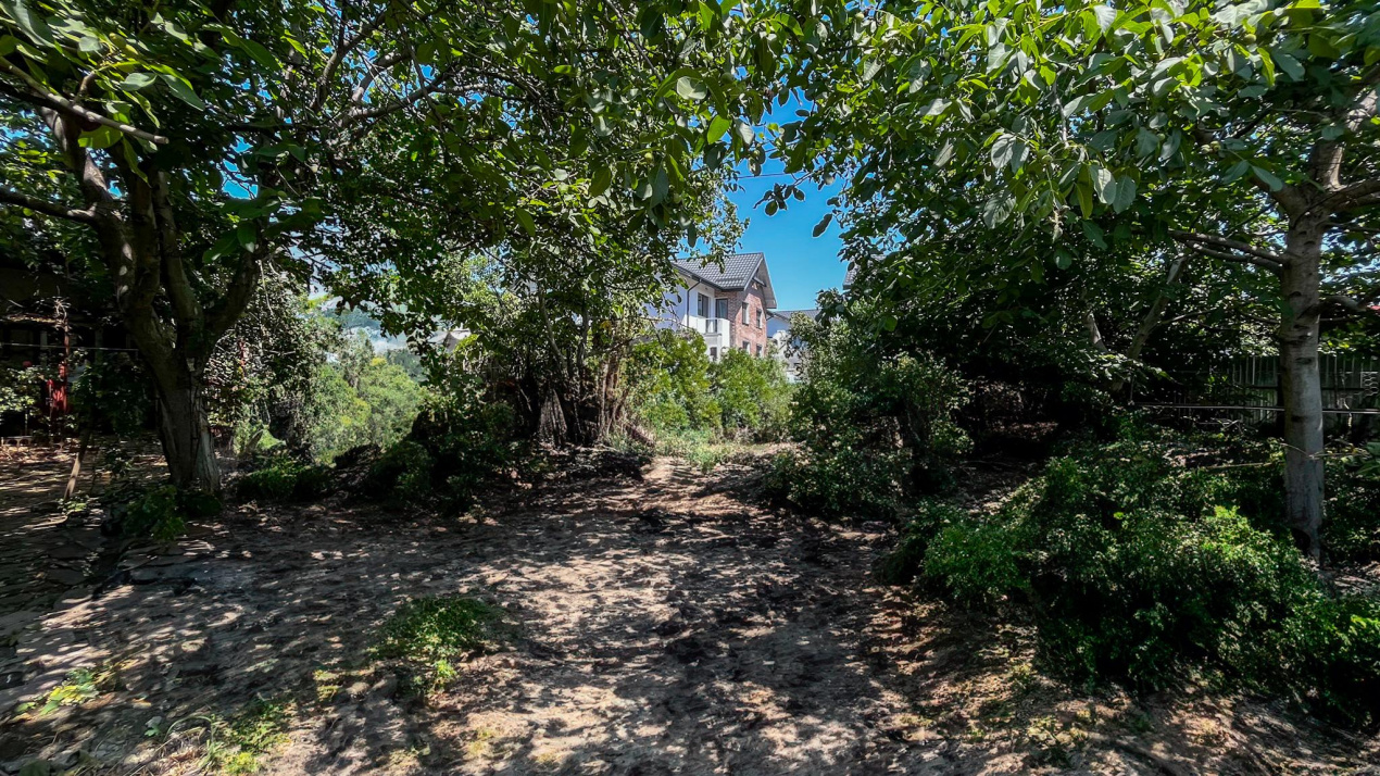 DE VANZARE CASA + TEREN in Dobroestiul (Vechi)